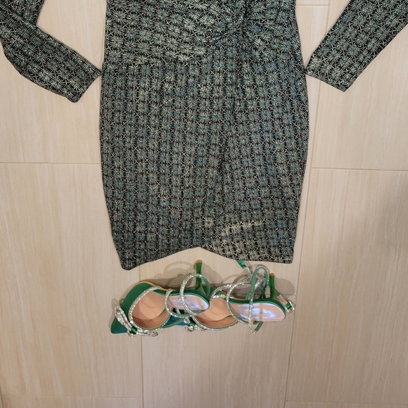 Guess - Picture 5 of 5